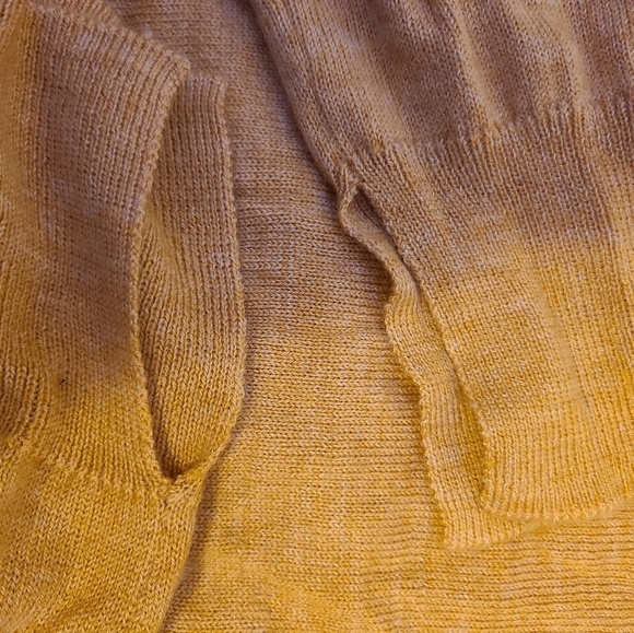 The limited long sleeve top size m - Picture 4 of 4